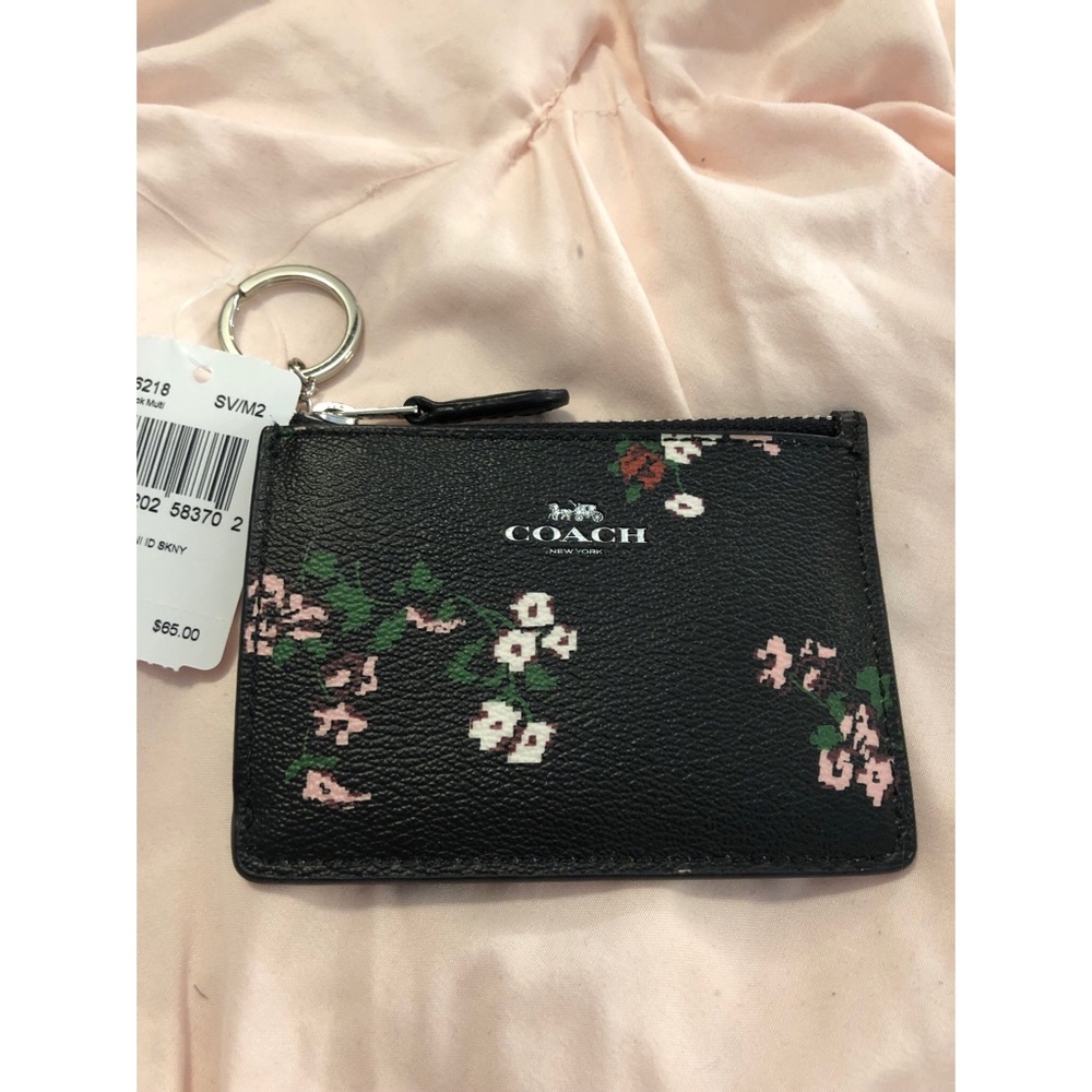 NWT Coach Skinny Card Holder 💕